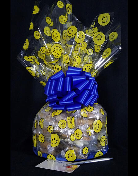 Super Cellophane - Smiley Cellophane - Blue Bow - 42 Cookies and Brownies