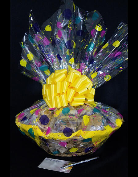 Super Basket - Balloon Cellophane - Yellow Bow - 60 Cookies and Brownies